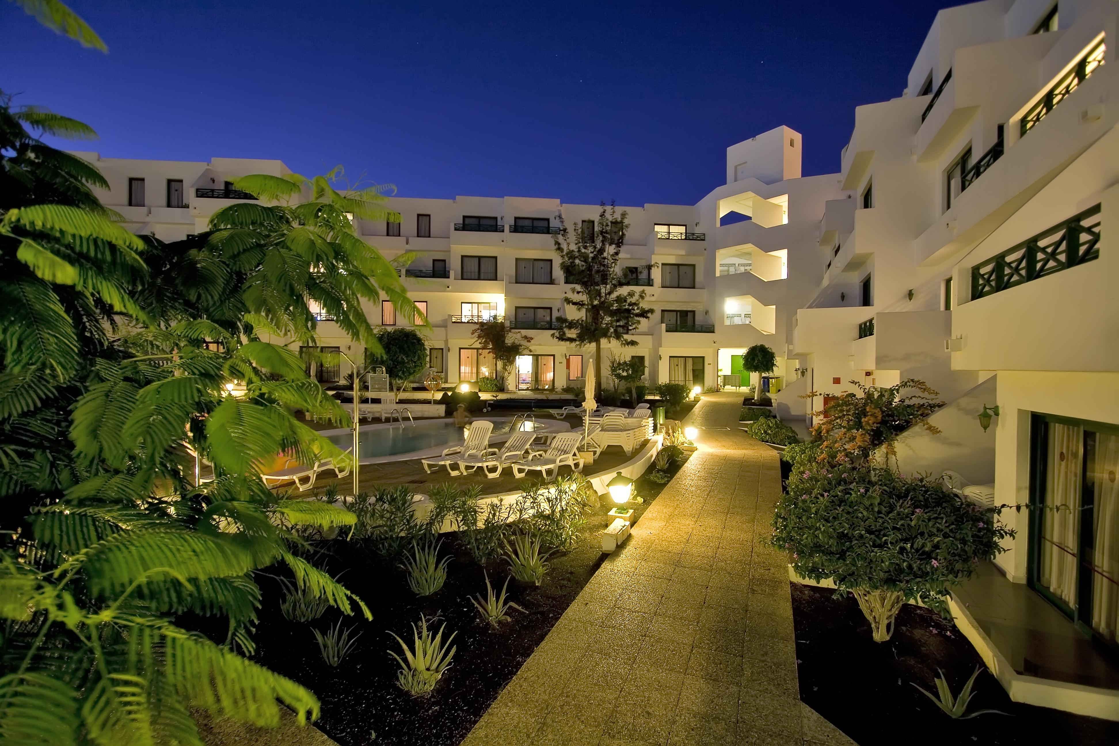 Hg Lomo Blanco Apartment Пуерто дел Кармен Екстериор снимка